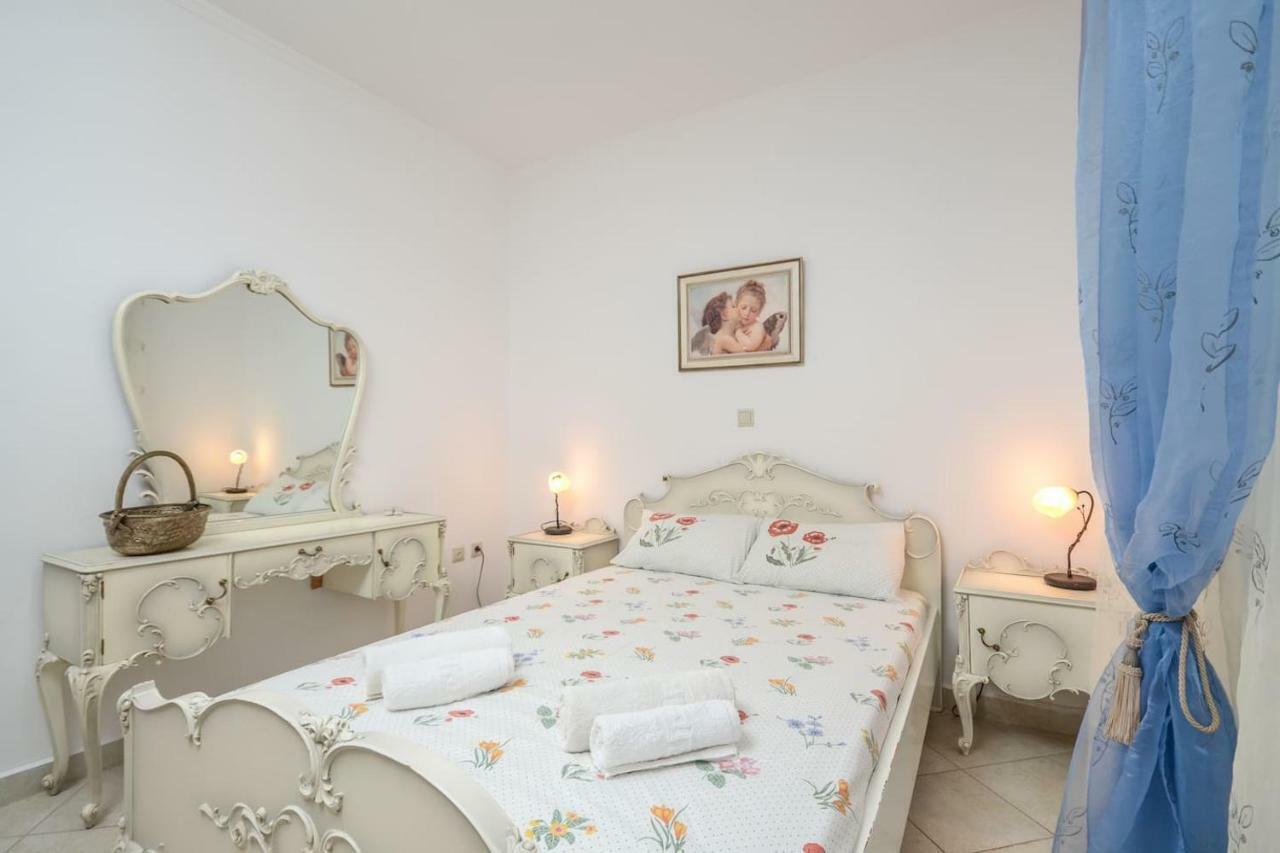Independent Agapitos Apart , 2Bdrm, Private Patio Naxos City Exterior photo
